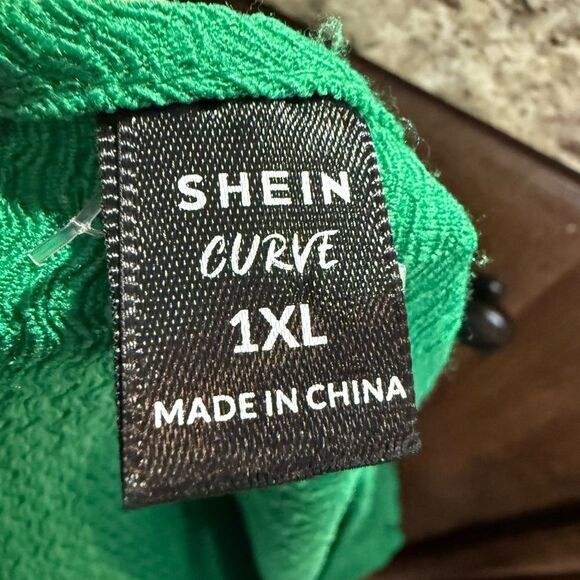 Shein Green Curve Crop Top Size 1X Large - Picture 7 of 9